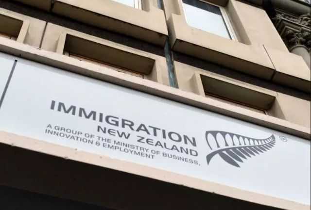 澳大利亚潜水教练移民（澳大利亚配偶移民签证新政解析）